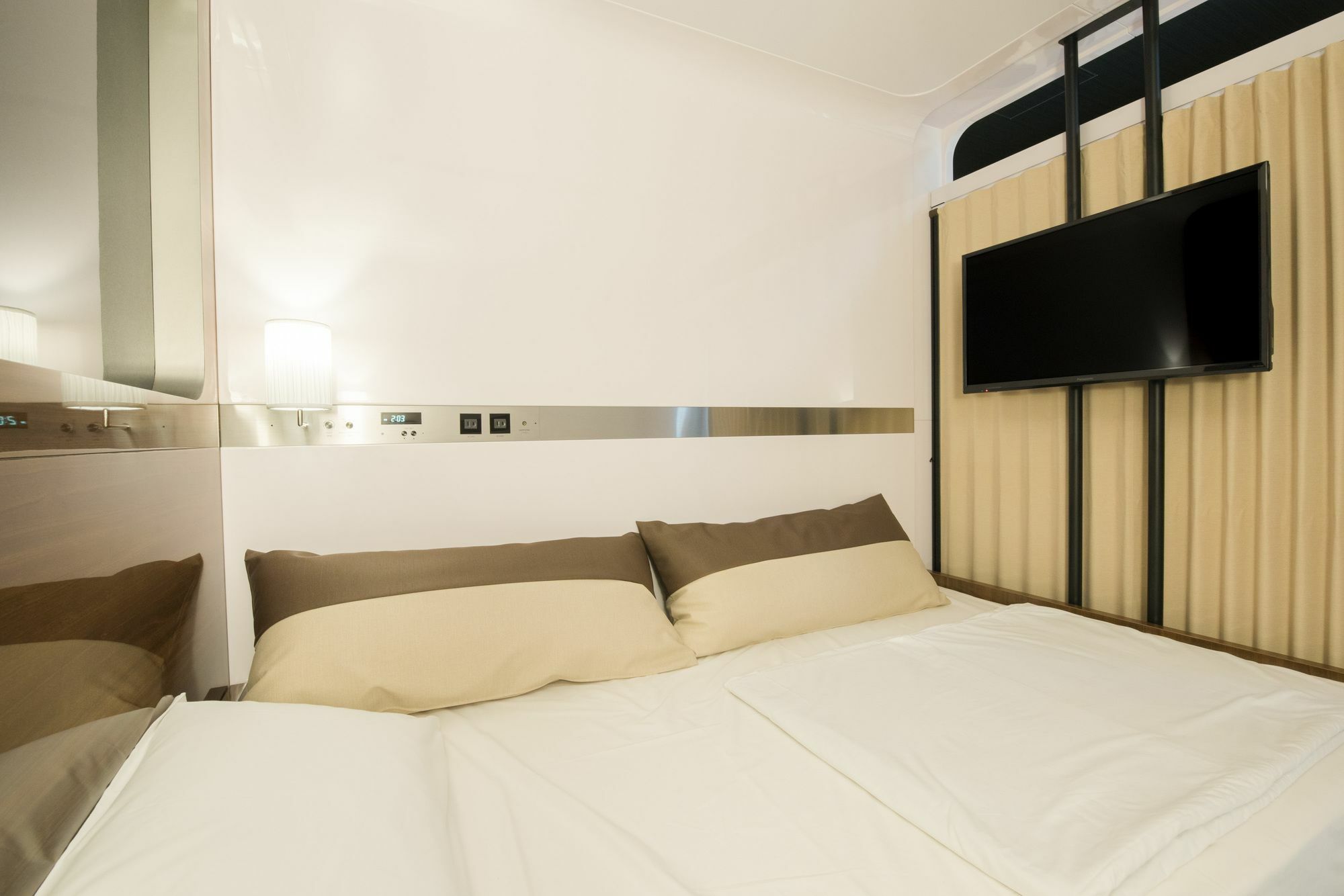 First Cabin Station Abenoso Otel Osaka Dış mekan fotoğraf